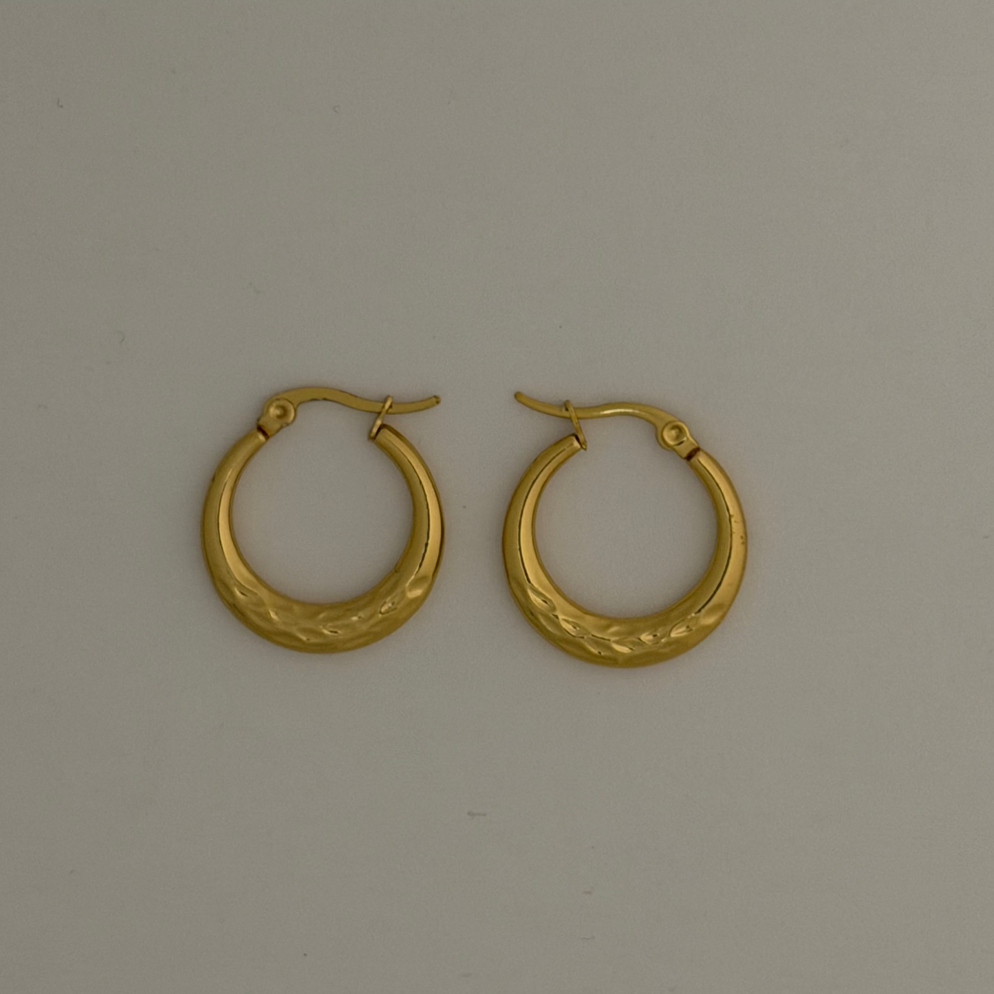 Forma Hammered Hoops