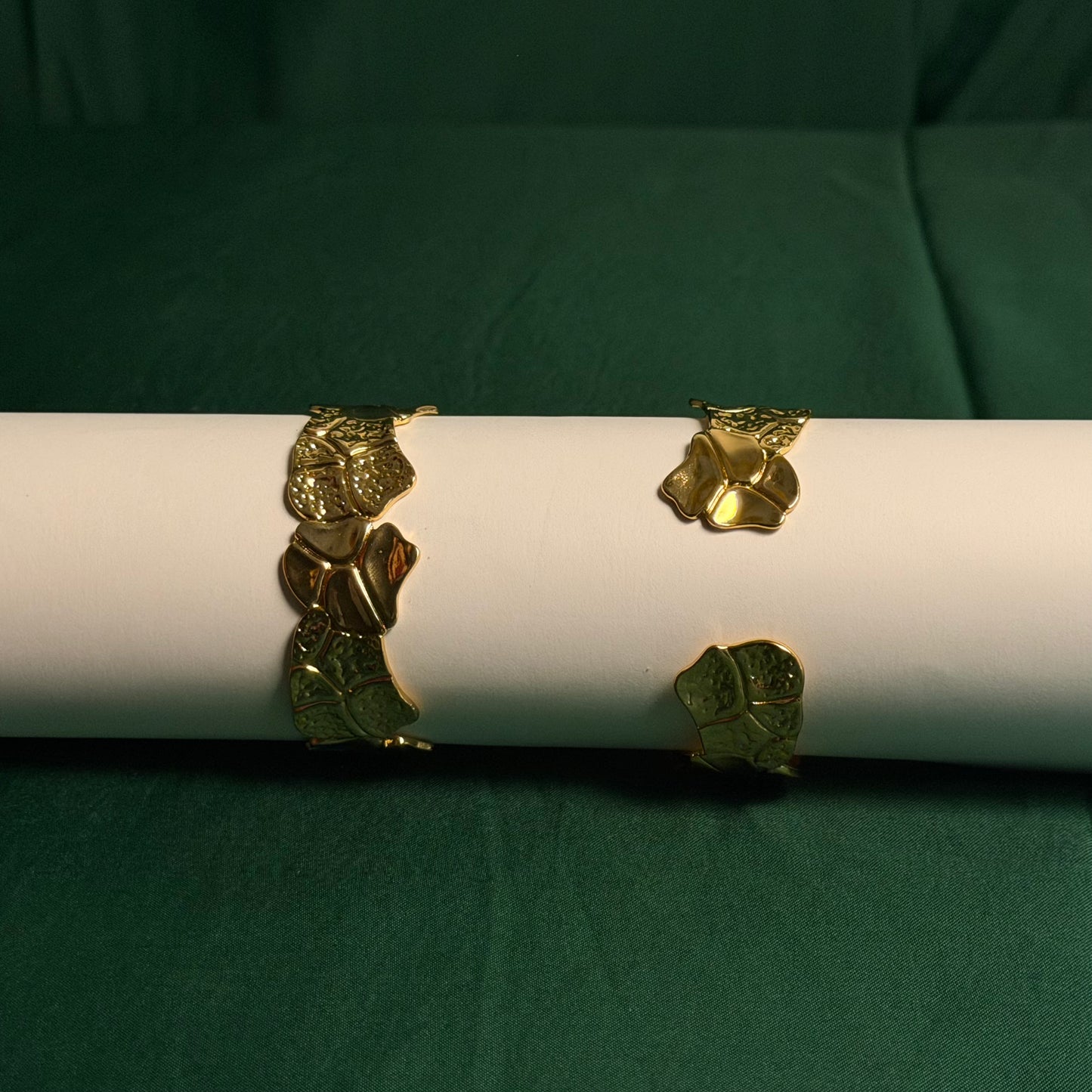 Élan Sculpted Gold Cuff