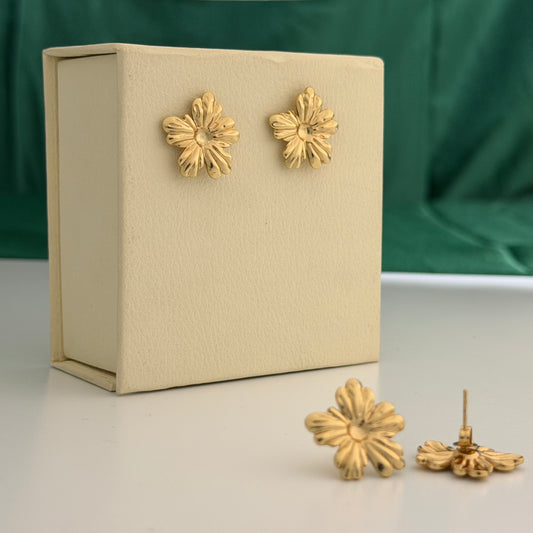 Aurélia Textured Bloom Stud Earrings