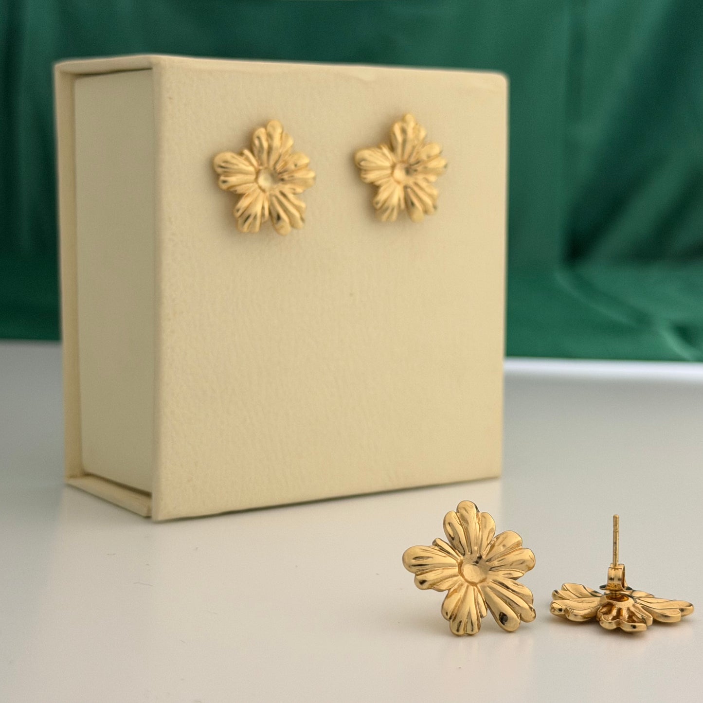 Aurélia Textured Bloom Stud Earrings
