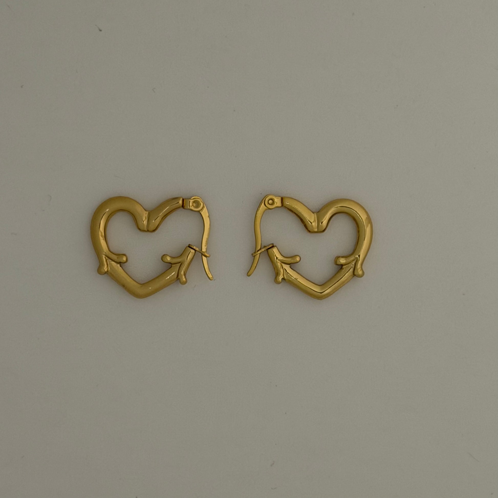 Aura Curve Mini Hoops