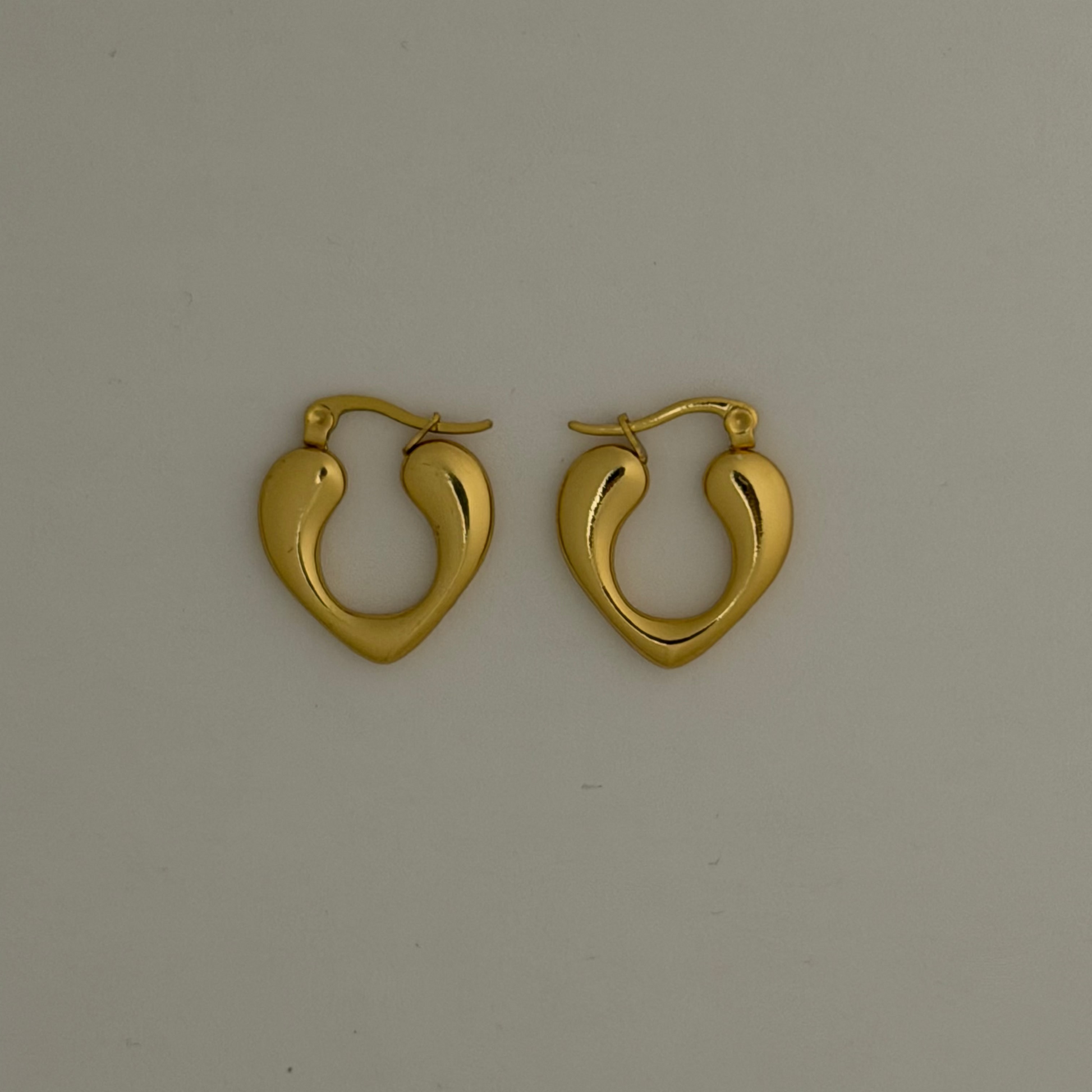Amoura Heart Hoops
