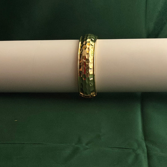 Forma Hammered Cuff