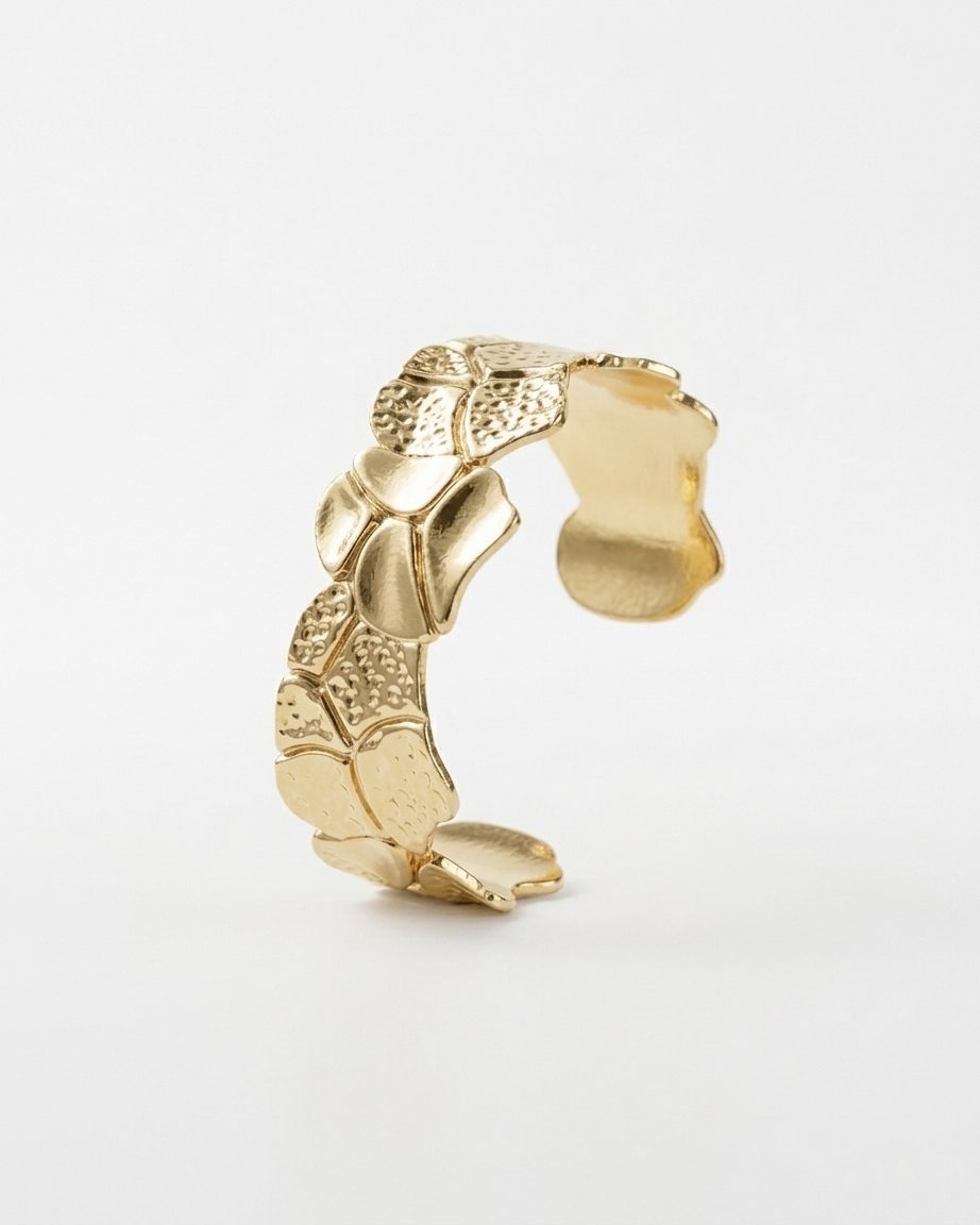 Élan Sculpted Gold Cuff
