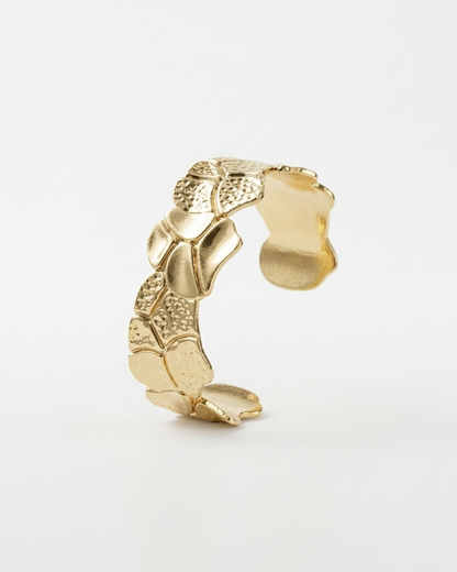 Élan Sculpted Gold Cuff