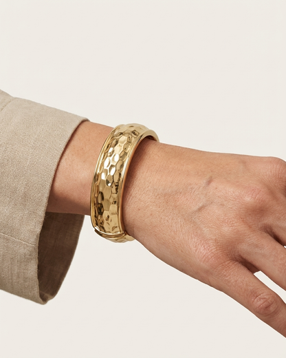 Forma Hammered Cuff